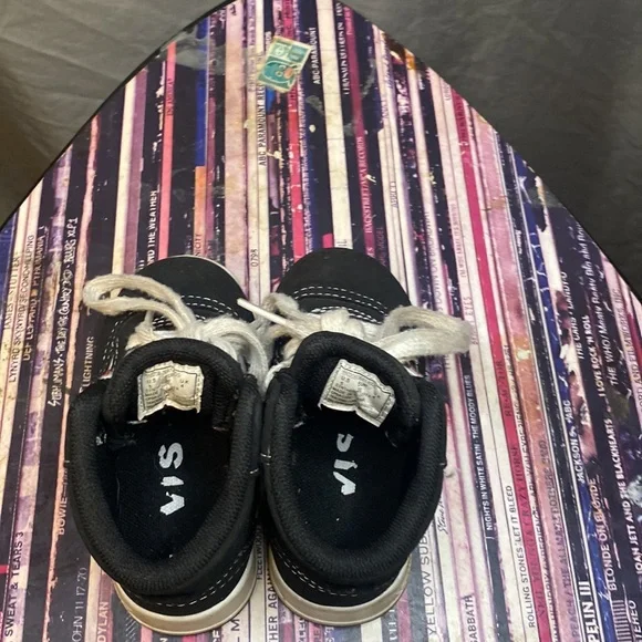 Levi’s High Top Shoes - Picture 4 of 7